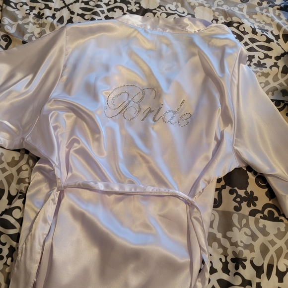 Bride Robe - Picture 2 of 2